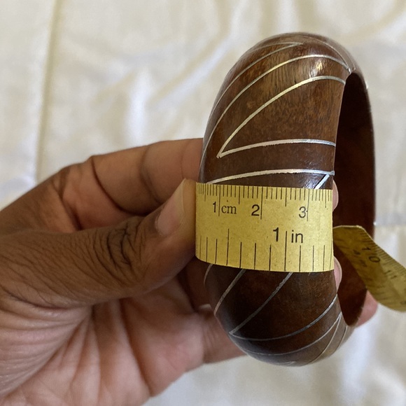 Wooded Bangle - Picture 6 of 6